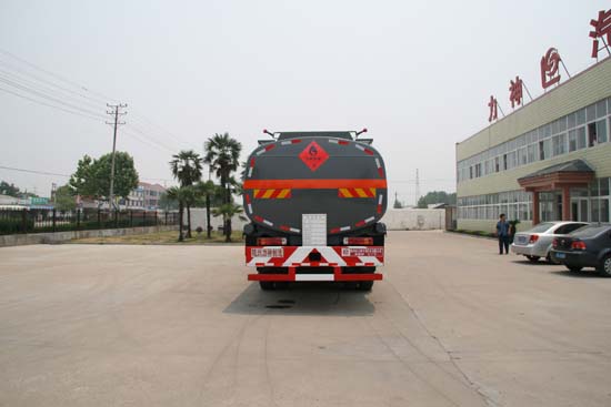 重汽24方铝合金易燃液体罐式运输车