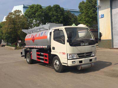 东风多利卡5方易燃液体罐式运输车