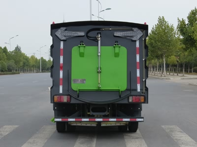 YZR5070TSLQ6型扫路车
