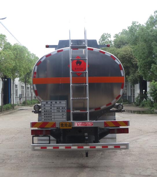 重汽汕德卡25方易燃液體罐式運輸車