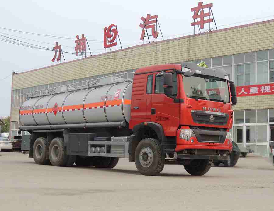 國六豪沃20方易燃液體罐式運輸車