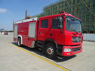 CLW5160GXFSG60/DF型水罐消防車