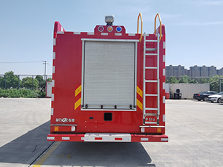 豪沃  11吨干粉泡沫联用消防车