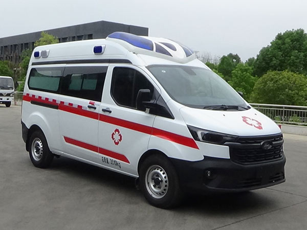 CLW5040XJHAJZ型救护车