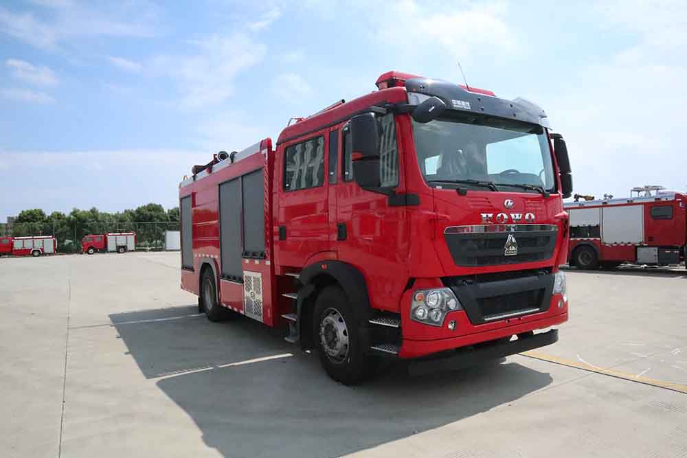 CLW5190GXFGP70/ASL型干粉泡沫联用消防车